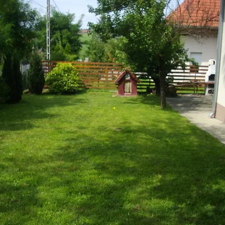 Feriehus House *